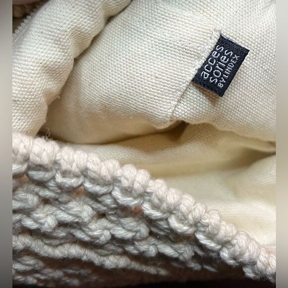 Accessories by Lindex Ivory Macrame crochet tasseled crossover - Picture 3 of 7